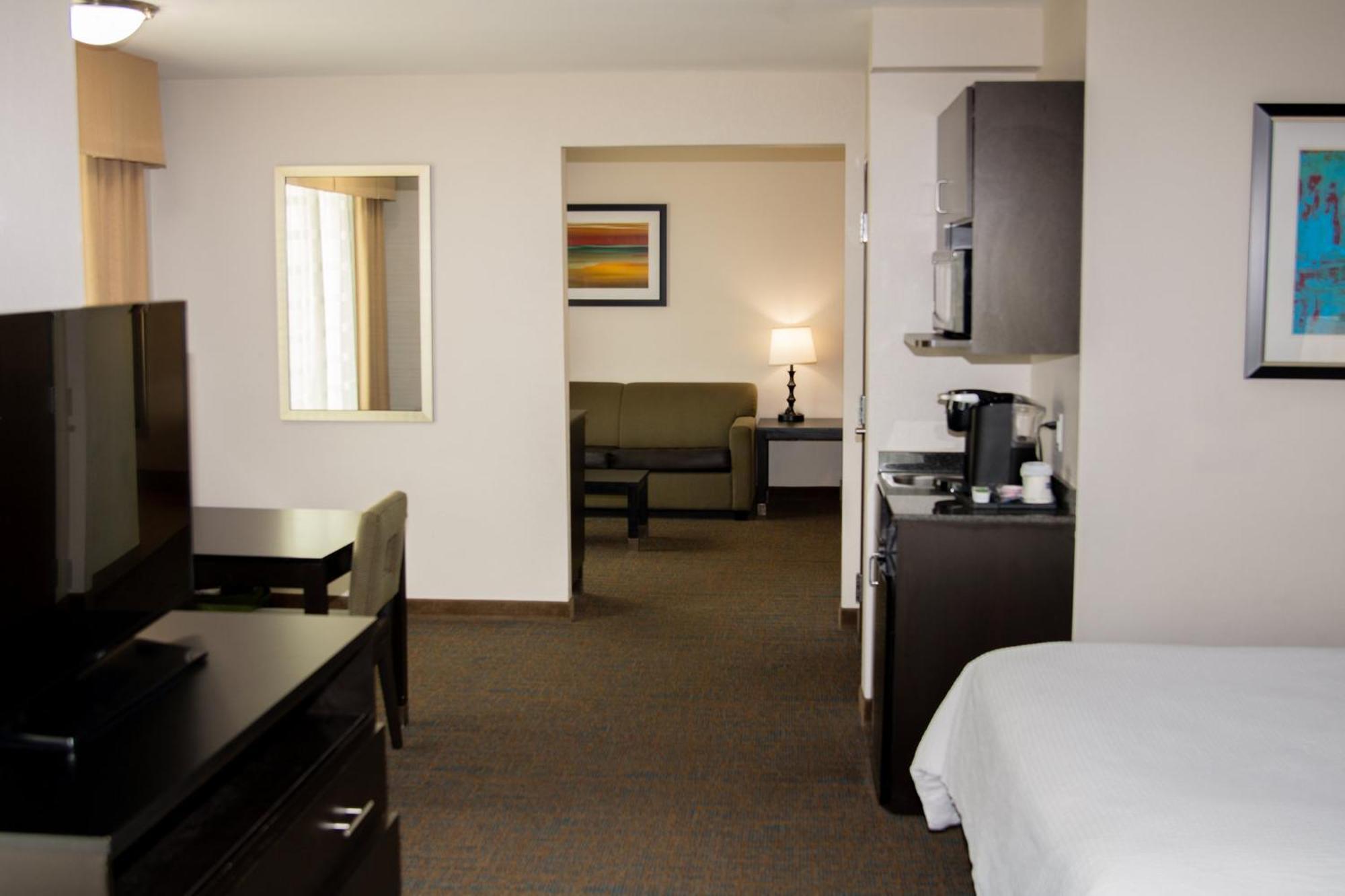 Holiday Inn Express & Suites Bakersfield Airport By Ihg Exterior foto